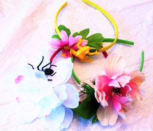 THERE'S ABUG IN YOUR HEAD BANDS with be sold online in random sets of 3. Who know what creepy thing will e hidden in the pretty flower? Indiviaul head bands are forsale locally at Creative Expressions in Colorado Springs ad select event like Springs Spree in August.All one of a kind.